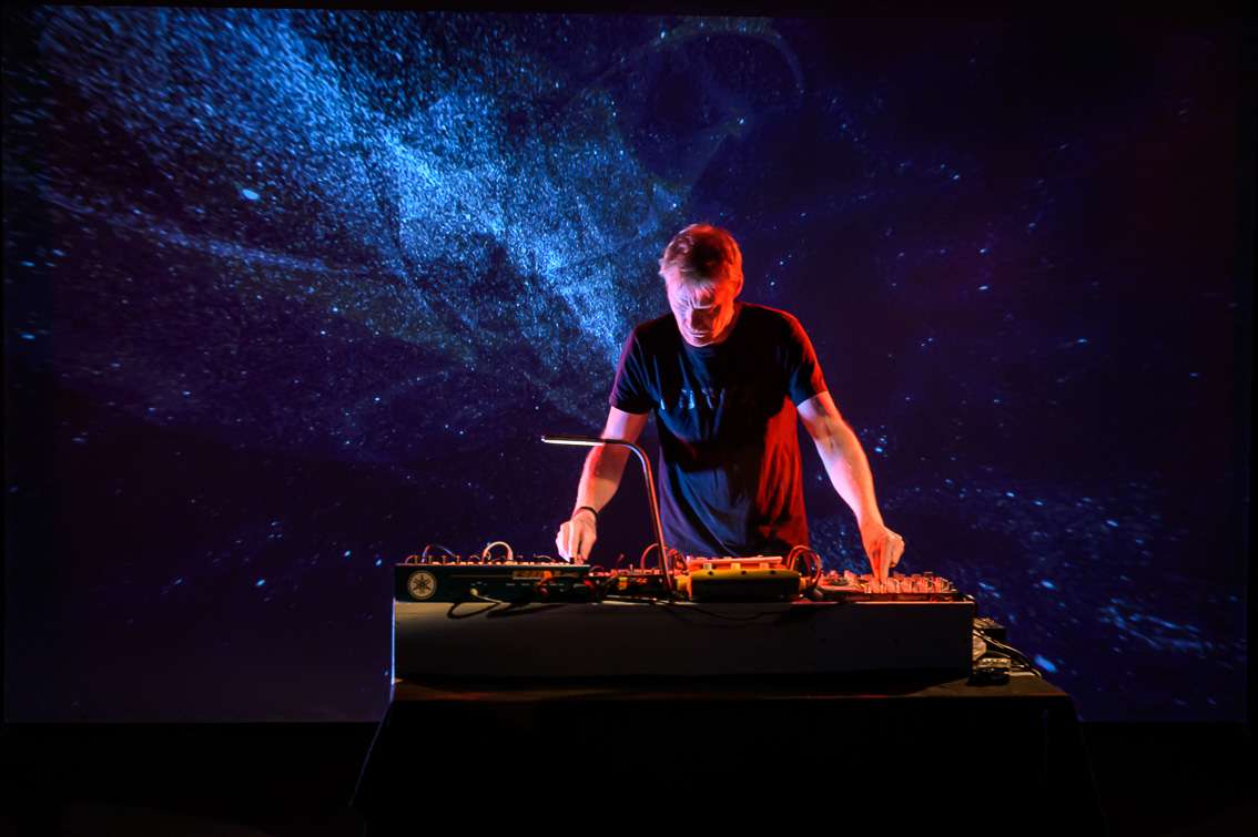 John Boucle is boucled, Carte blanche à The Fuck Crew. INACT Festival des Arts Mutants 2025, Amalgame