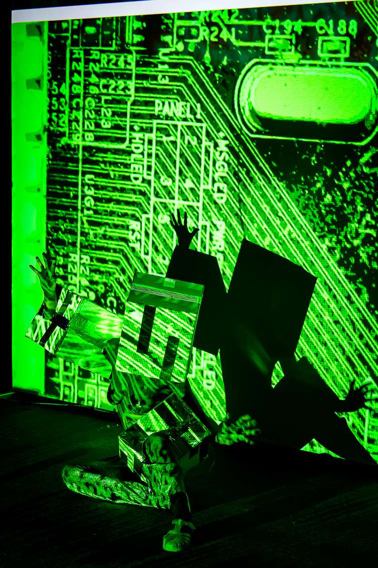 C&eacute;cile F. DABO, Cyborg Butoh. INACT Festival des Arts Mutants 2025, Amalgame.