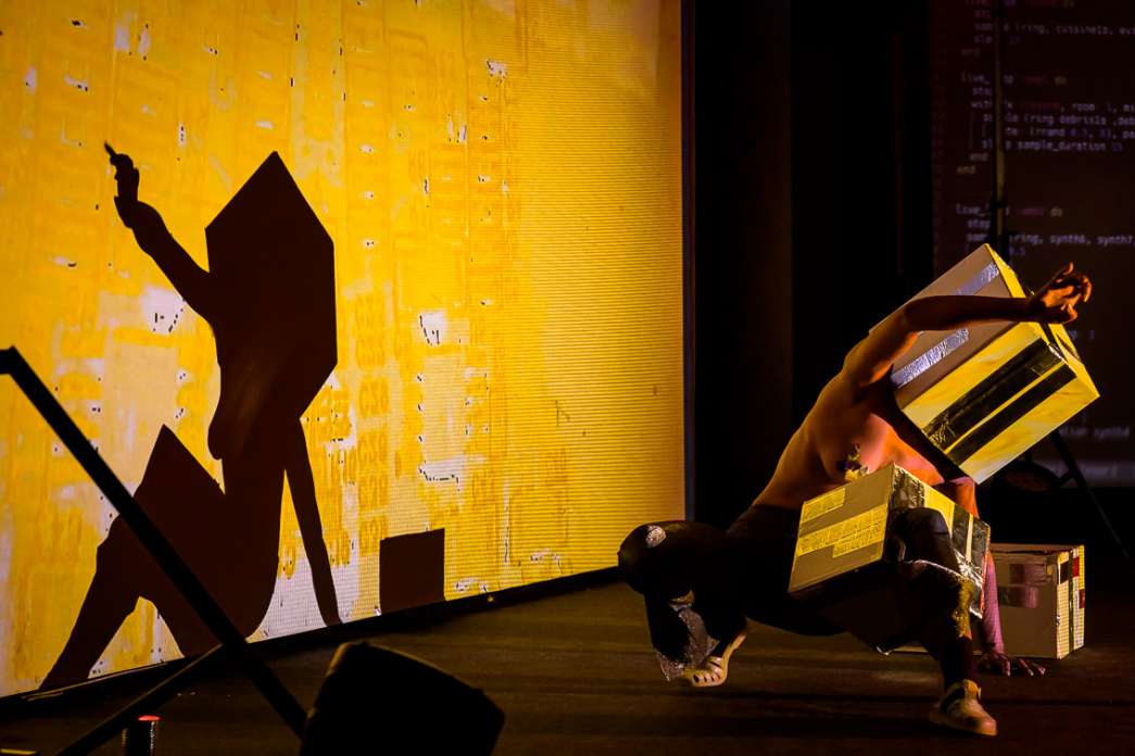 C&eacute;cile F. DABO, Cyborg Butoh. INACT Festival des Arts Mutants 2025, Amalgame.