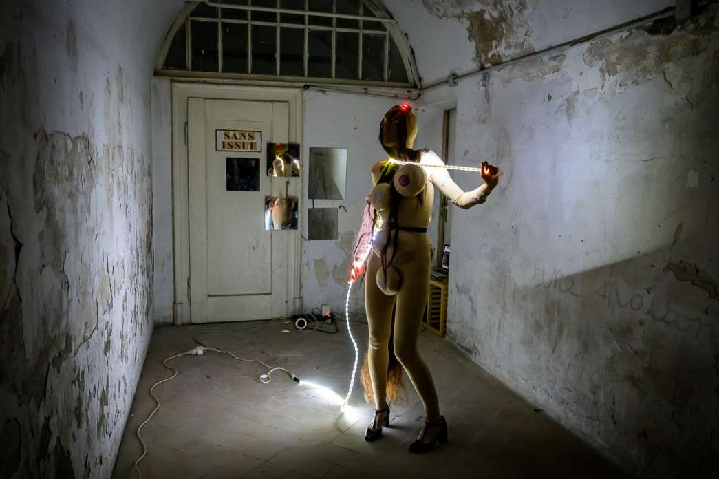 Clotilde Salmon, Danse machine. INACT Festival des Arts Mutants 2025, Amalgame.