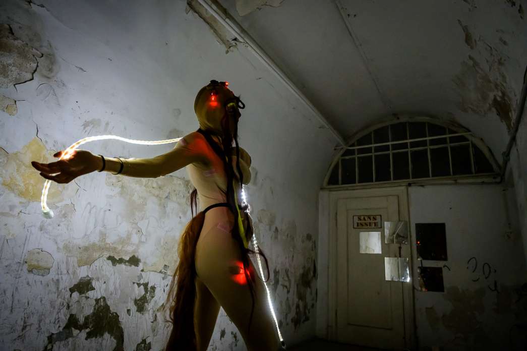 Clotilde Salmon, Danse machine. INACT Festival des Arts Mutants 2025, Amalgame.