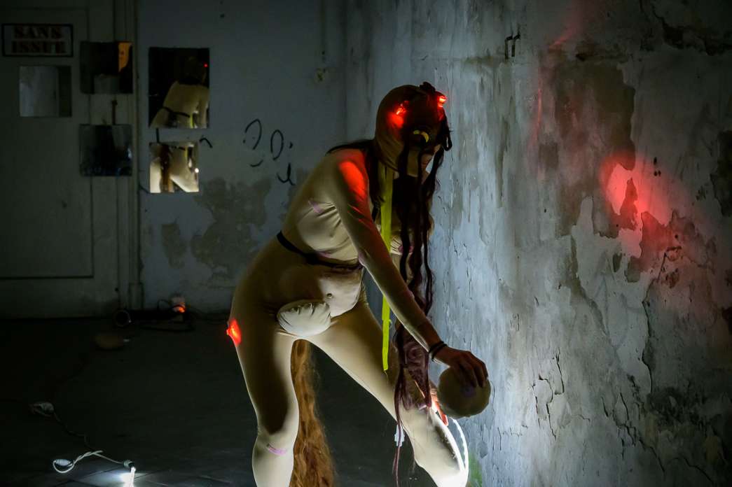 Clotilde Salmon, Danse machine. INACT Festival des Arts Mutants 2025, Amalgame.