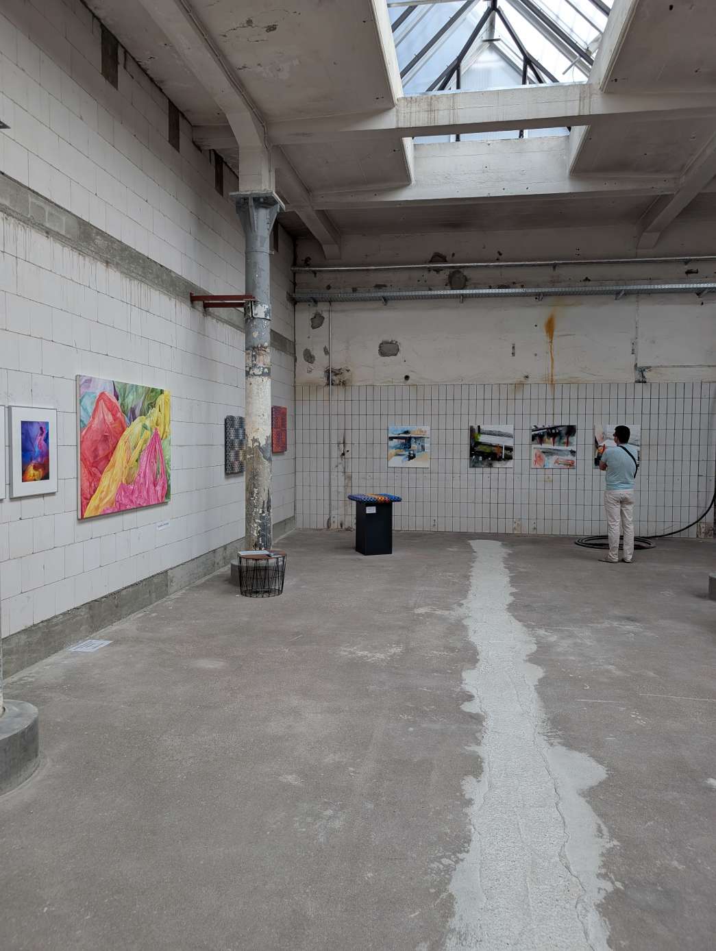 Jean-Miche Dejasmin (DE), Benno Blome (DE), Antje Bessau (DE), Eva Wittig (DE), Christoph Dinges (DE), Boglarka Balassa (DE), Julien Mathis (FR), Viola Korosi (FR), Ben Jack Nash (FR), Elise Planhard (FR), Arthur Poutignat (FR), Hanna Woll (DE), Eintreffen / Exposition. INACT Festival des Arts Mutants 2025, Amalgame.