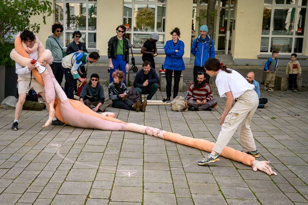 Gr&eacute;goire Chaudron, Alice Jouan, Rapport d'&eacute;chelle / Ma&szlig;stabsverh&auml;ltnis. INACT Festival des Arts Mutants 2025, Amalgame.