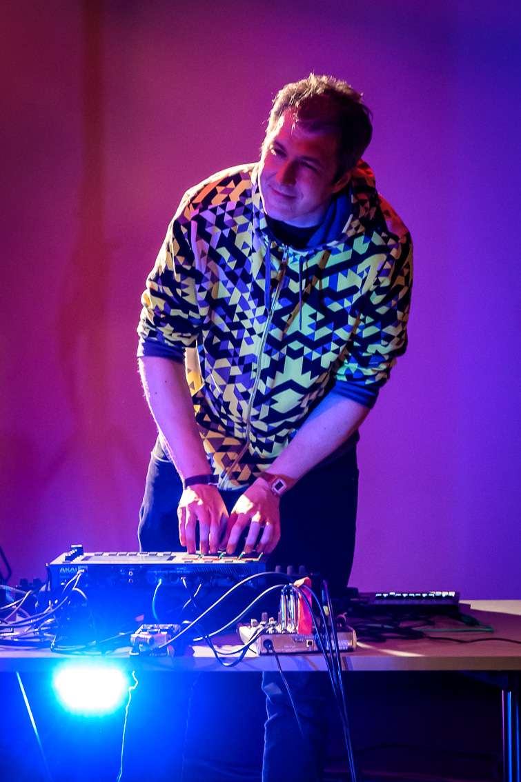 Aquila Lescene, Kacper Graczyk, Slaanquila VS coding. INACT Festival des Arts Mutants 2025, Amalgame.