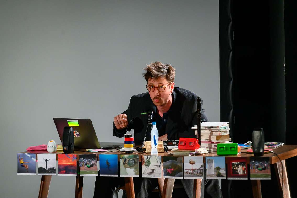 Houston Progressive, Desorbitae. INACT Festival des Arts Mutants 2024, Co-modification.