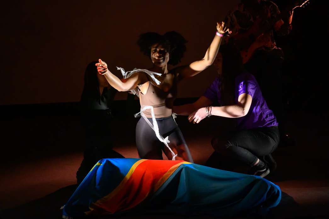 Falonne Mambu, Sarah Solo, Orakle Ngoy, Et Si... INACT Festival des Arts Mutants 2024, Co-modification.