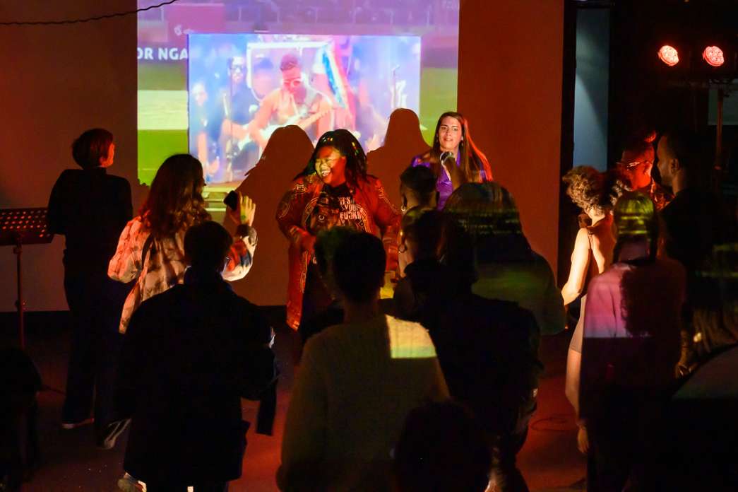 Falonne Mambu, Sarah Solo, Orakle Ngoy, Et Si... INACT Festival des Arts Mutants 2024, Co-modification.