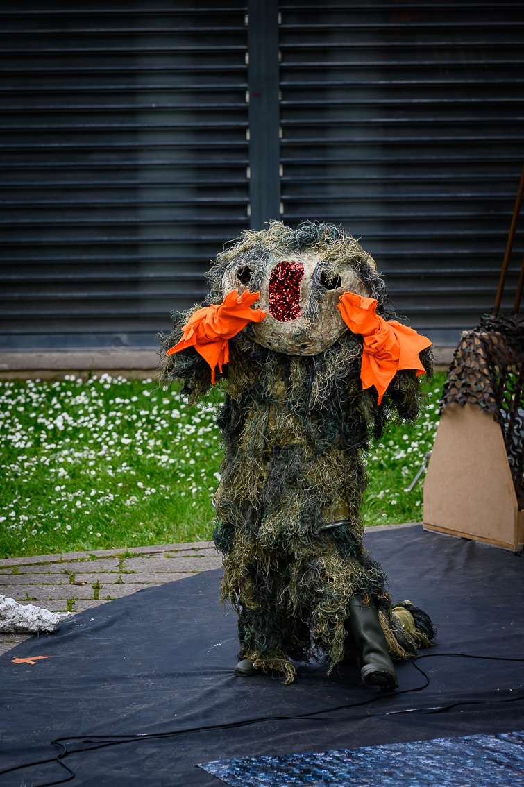 Porte Renaud (d&eacute;dale), Jusqu'&agrave; quand pourra le monde (Andrias Scheuchzeri). INACT Festival des Arts Mutants 2024, Co-modification.