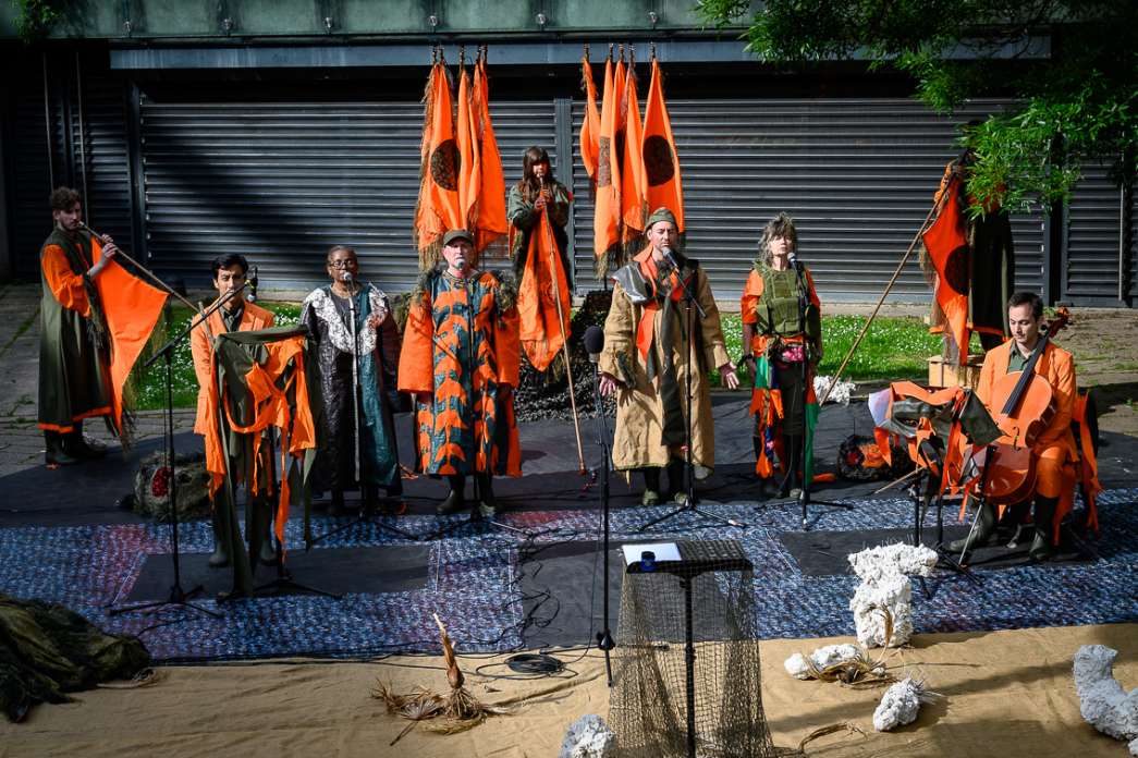 Porte Renaud (d&eacute;dale), Jusqu'&agrave; quand pourra le monde (Andrias Scheuchzeri). INACT Festival des Arts Mutants 2024, Co-modification.
