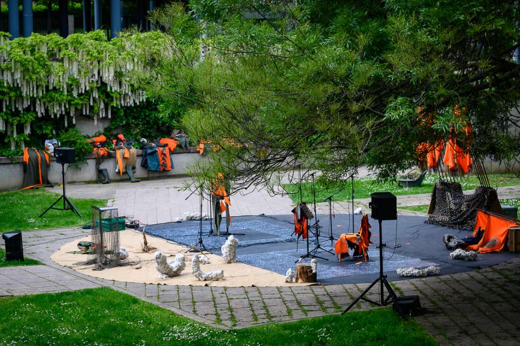 Porte Renaud (d&eacute;dale), Jusqu'&agrave; quand pourra le monde (Andrias Scheuchzeri). INACT Festival des Arts Mutants 2024, Co-modification.