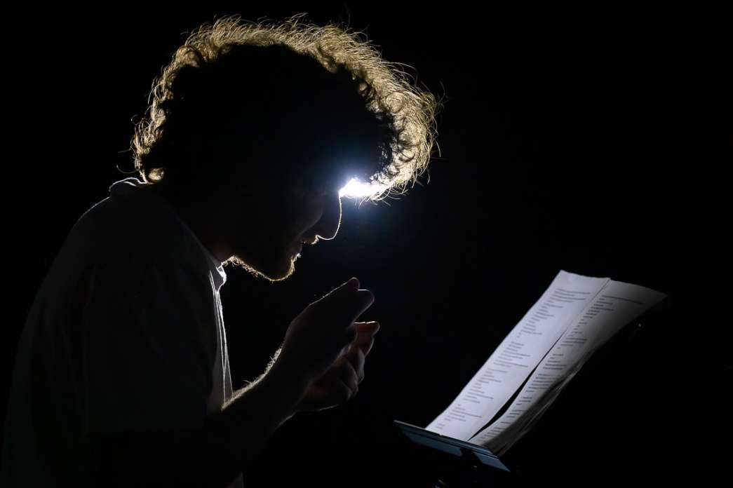 Augustin R&eacute;my-Palisson, Maxence Pinchon, Manuel pour polir sa langue contre les vagues. INACT Festival des Arts Mutants 2024, Co-modification.