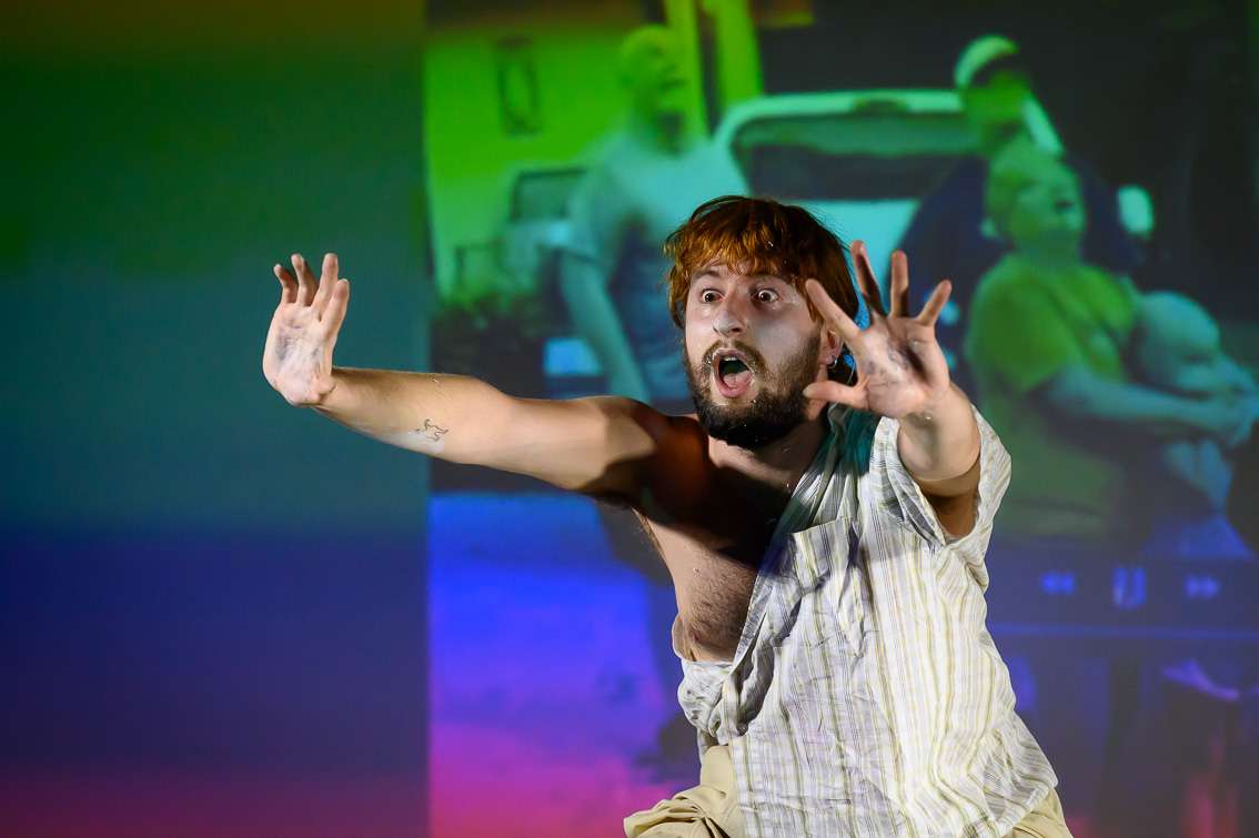 Martijn van Elferen, Plié en deux (XXY). INACT Festival des Arts Mutants 2024, Co-modification.