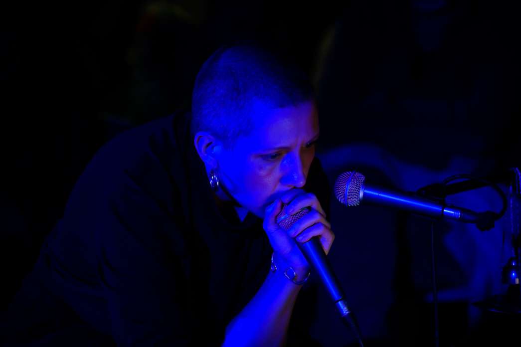 Th&eacute;a Soti, Thea Soti + Chorale: Voix recycl&eacute;es. INACT Festival des Arts Mutants 2024, Co-modification.