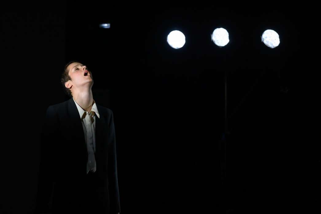 Camille Lacroix, Transformateur destin&eacute; &agrave; utiliser les petites &eacute;nergies gaspill&eacute;es - #1 G&eacute;n&eacute;rateur de tensions. INACT Festival des Arts Mutants 2024, Co-modification.