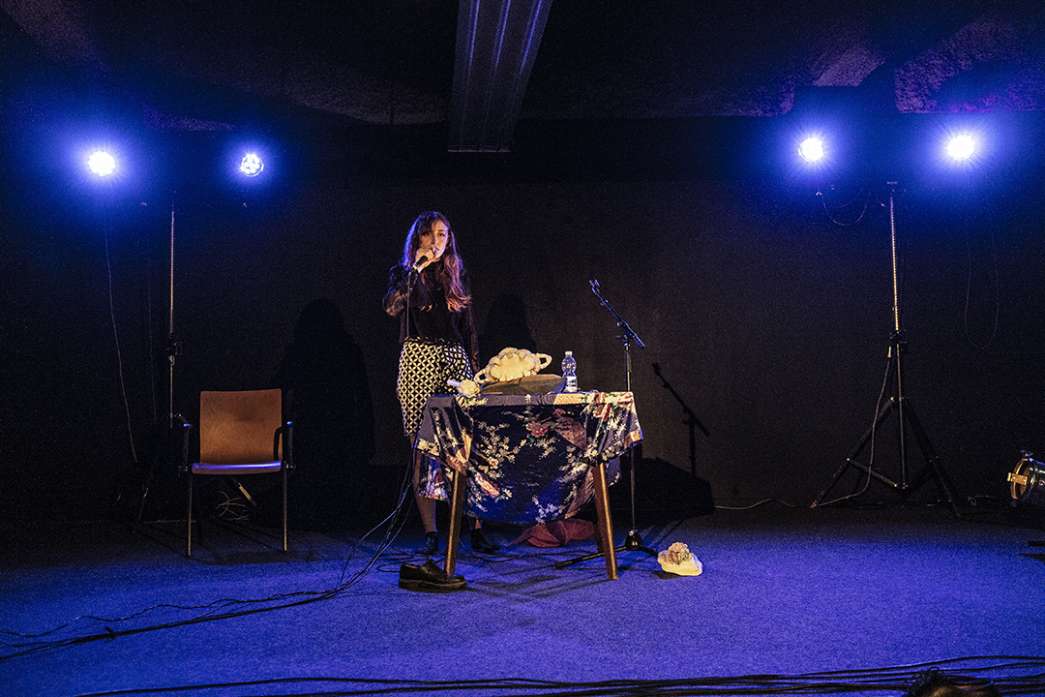 Bazar Laqué, « Dieu, qu’est-ce que tu fais? Tu fais ta diva ? On t’attend ». INACT Festival des Arts Mutants 2020. Photo : Patrick Lambin.