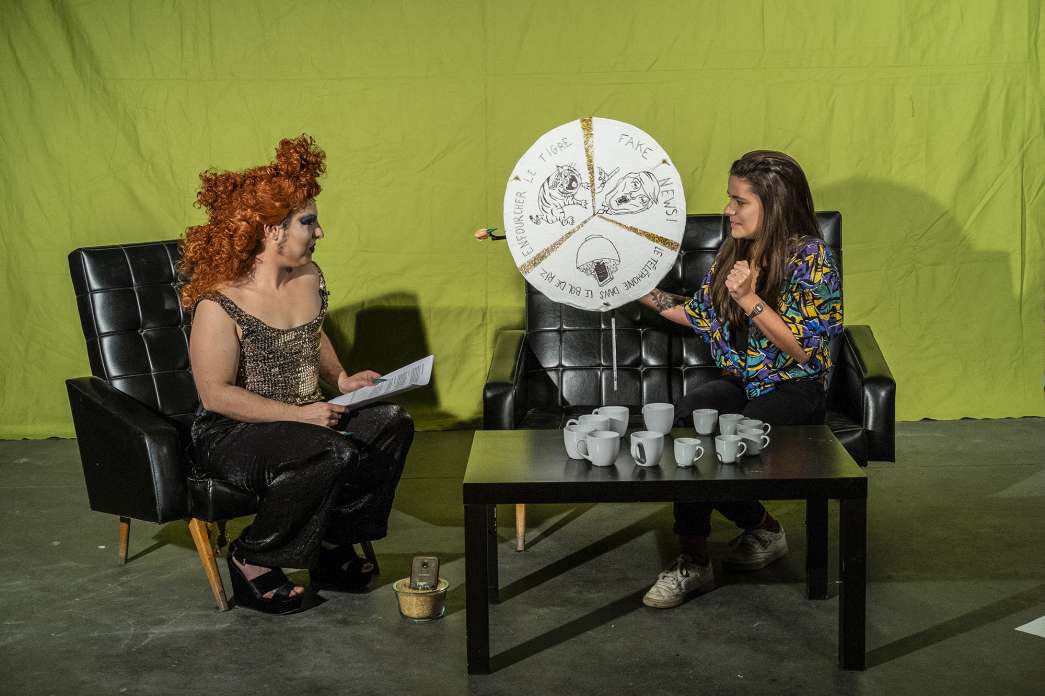 Rozenn Veauvy et Wet Bambie, « #L'Hermite dans le marc de café ». INACT Festival des Arts Mutants 2020. Photo : Patrick Lambin.