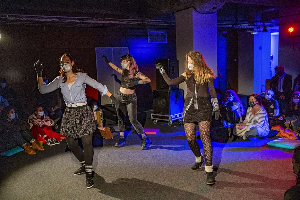Camille Dejean,« Love party ».INACT Festival des Arts Mutants 2020. Photo : Patrick Lambin.
