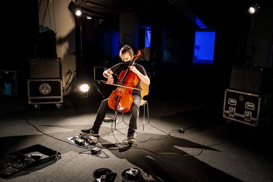 Stéphane Clor,« Saturations ». INACT Festival des Arts Mutants 2020. Photo : Patrick Lambin.