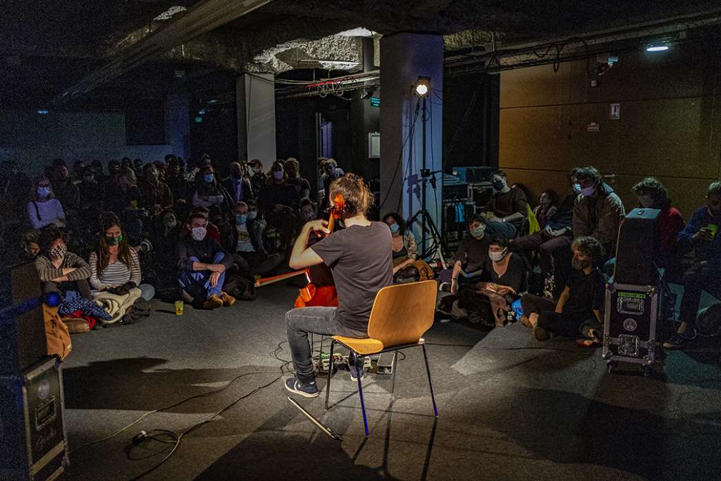 Stéphane Clor,« Saturations ». INACT Festival des Arts Mutants 2020. Photo : Patrick Lambin.