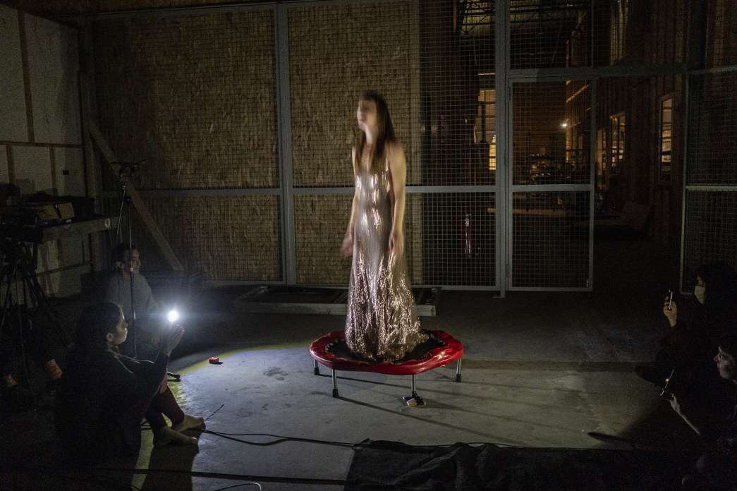Janneke van der Putten, « Trampoline ». INACT Festival des Arts Mutants 2020. Photo : Patrick Lambin.