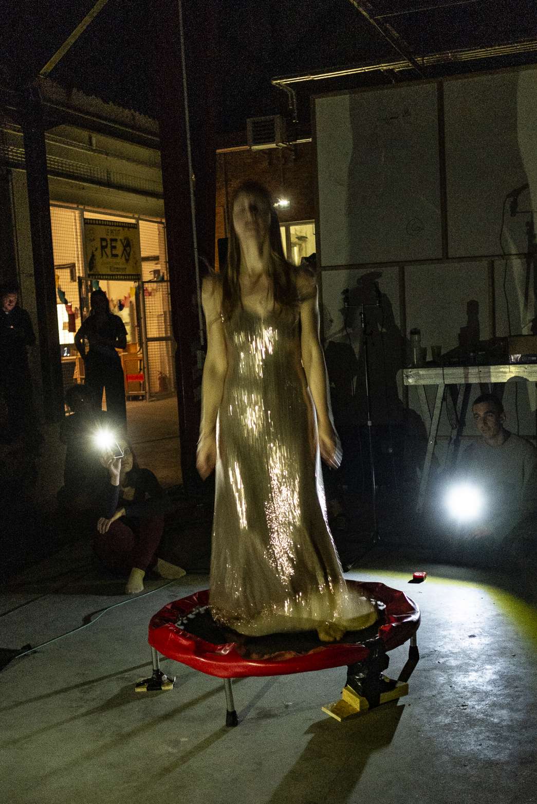 Janneke van der Putten, « Trampoline ». INACT Festival des Arts Mutants 2020. Photo : Patrick Lambin.