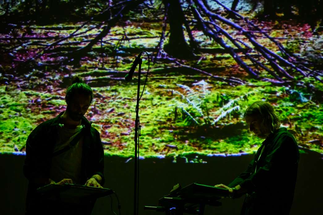 Léo Sallez et Léo Scherr, Agaisse. INACT Festival des Arts Mutants 2023, Dissensus.