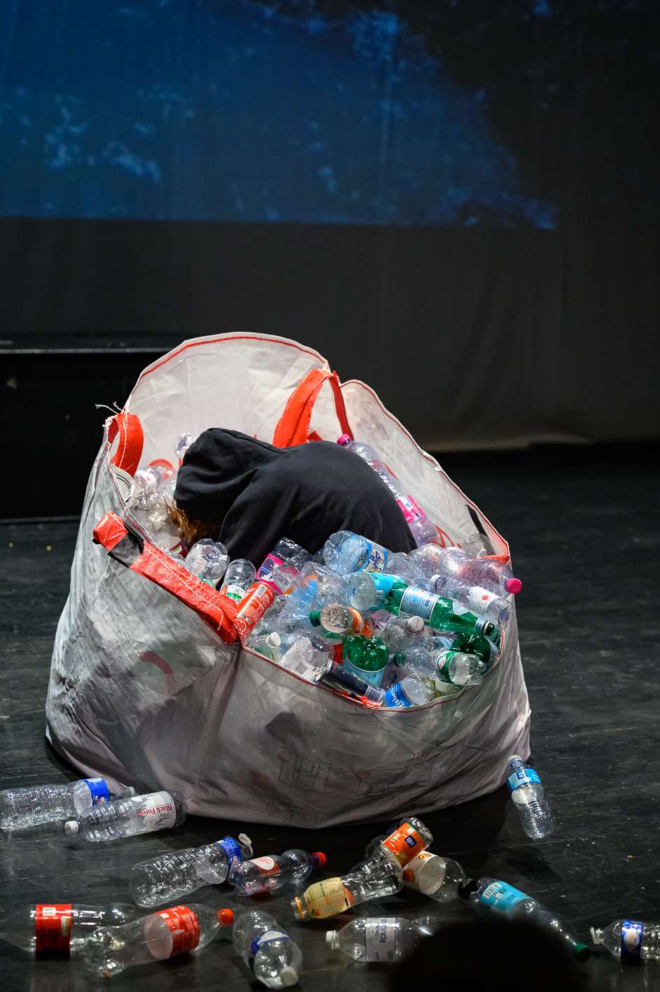 Julie Pichavant, APNEA. INACT Festival des Arts Mutants 2023, Dissensus.