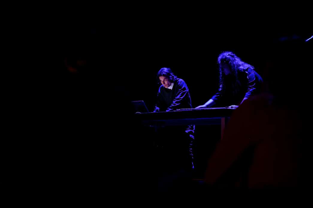 Raphaëlle Lambert et Raphaël Amour Corniglion Faccioli, Éffusions 3. INACT Festival des Arts Mutants 2023, Dissensus.
