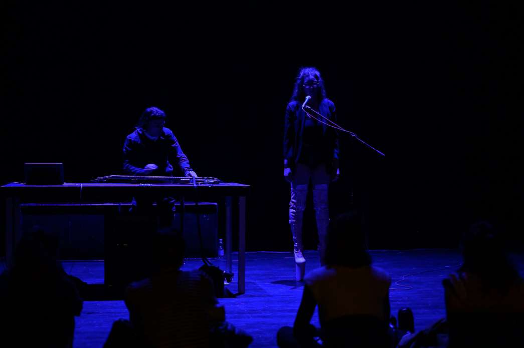 Raphaëlle Lambert et Raphaël Amour Corniglion Faccioli, Éffusions 3. INACT Festival des Arts Mutants 2023, Dissensus.