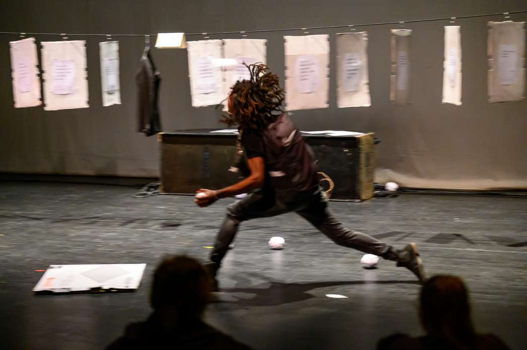 Bijou Mackenson, Grève. INACT Festival des Arts Mutants 2023, Dissensus.