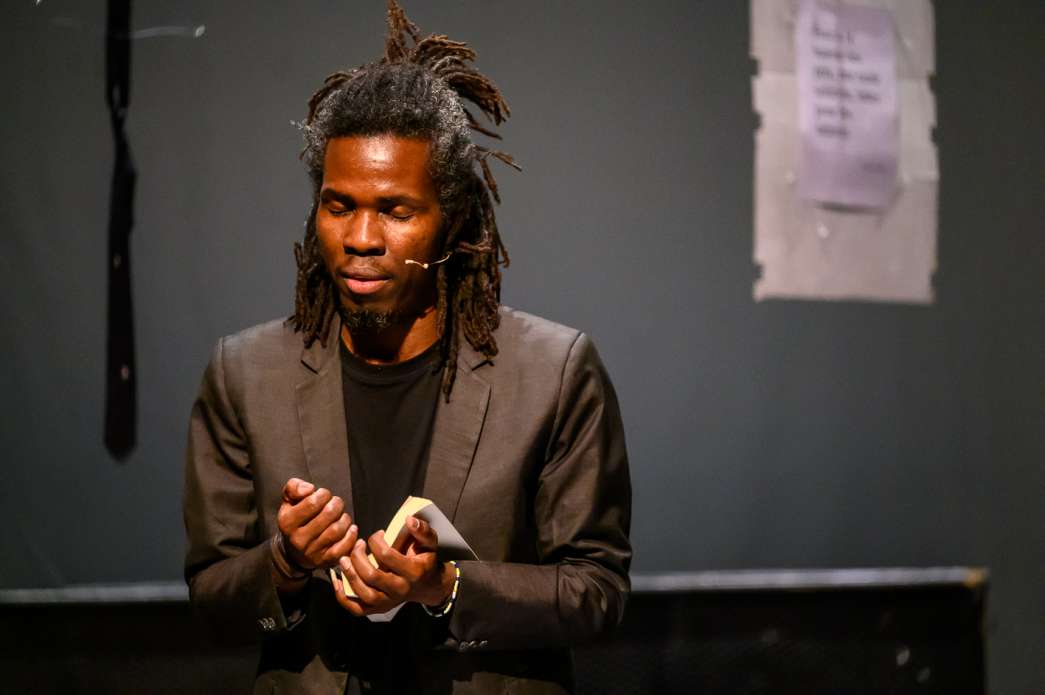 Bijou Mackenson, Grève. INACT Festival des Arts Mutants 2023, Dissensus.