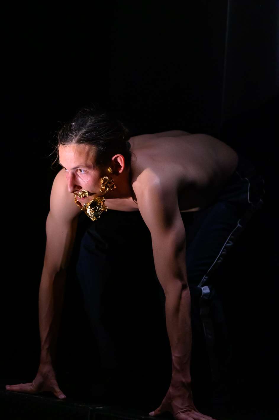 Luis Carricaburu, L'homme quelconque. INACT Festival des Arts Mutants 2023, Dissensus.