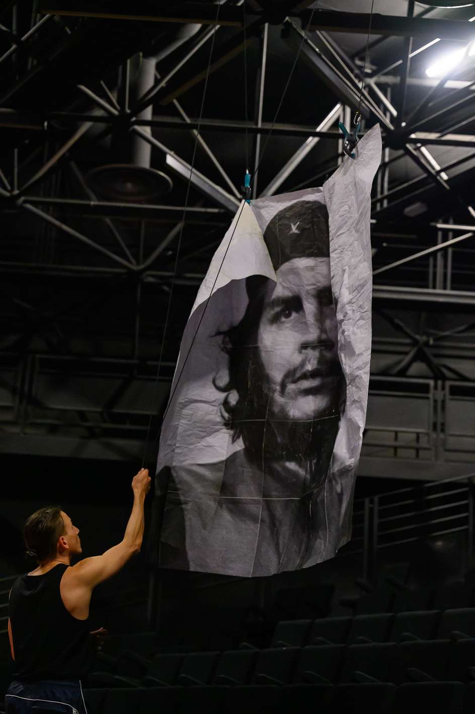 Luis Carricaburu, L'homme quelconque. INACT Festival des Arts Mutants 2023, Dissensus.