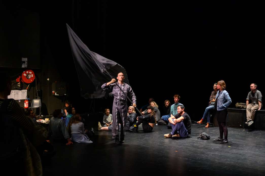 Luis Carricaburu, L'homme quelconque. INACT Festival des Arts Mutants 2023, Dissensus.