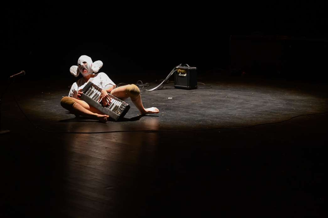 Emma Kerssenbrock, La musique occidentale s'oxyde un peu. INACT Festival des Arts Mutants 2023, Dissensus.