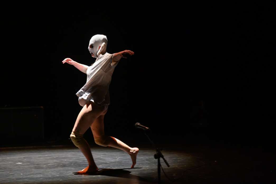 Emma Kerssenbrock, La musique occidentale s'oxyde un peu. INACT Festival des Arts Mutants 2023, Dissensus.