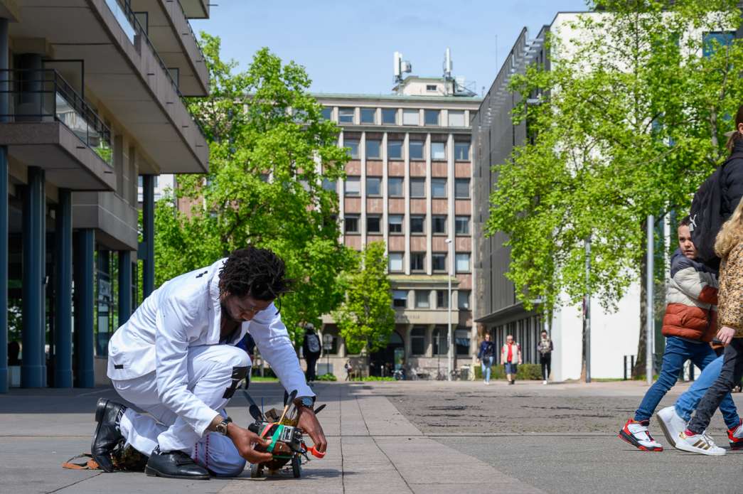 Christian Botale, There will always be an opportunity to fall, but woe to whom will be the cause. INACT Festival des Arts Mutants 2023, Dissensus.