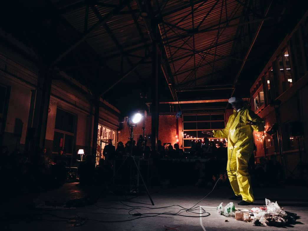 David Legrand, « JE NE VEUX PLUS AJOUTER DE LA MATÉRIALITÉ AU MONDE ». INACT Festival des Arts Mutants 2021 « Inframince » Photo : Valentine Zeler et Patrick Lambin.