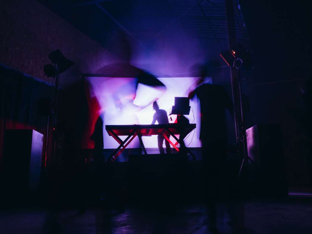 Dimitri Rossi, « Live DJ set ». INACT Festival des Arts Mutants 2021 « Inframince » Photo : Valentine Zeler et Patrick Lambin.