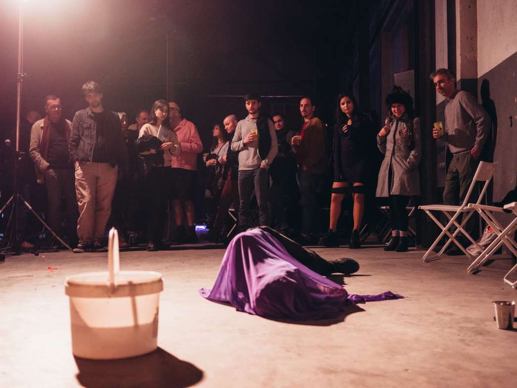 Matthieu Fuentes, « Percefiction contre « Toujours Pire » ; Le rideau de Pythagore ». INACT Festival des Arts Mutants 2021 « Inframince » Photo : Valentine Zeler et Patrick Lambin.