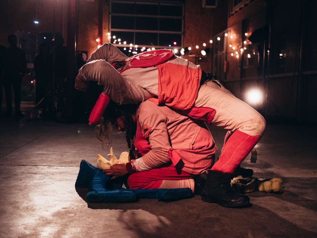 Pablo Del Hierro et Efrain Del Hierro « Poncili Creación ». INACT Festival des Arts Mutants 2021 «‍ Inframince » Photo : Valentine Zeler et Patrick Lambin.