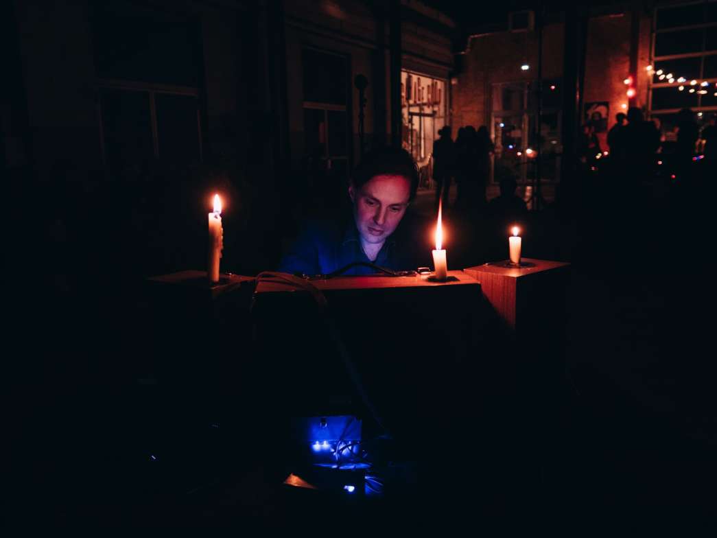 Leandro Barzábal « Sans titre ». INACT Festival des Arts Mutants 2021 « Inframince ». Photos : Valentine Zeler et Patrick Lambin.