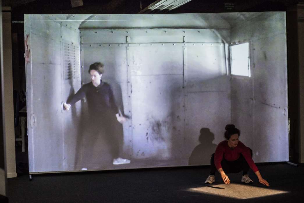 ALLURE - Sie kommt in Bändern, Lena Heinz, INACT 2019. Photo : Patrick Lambin