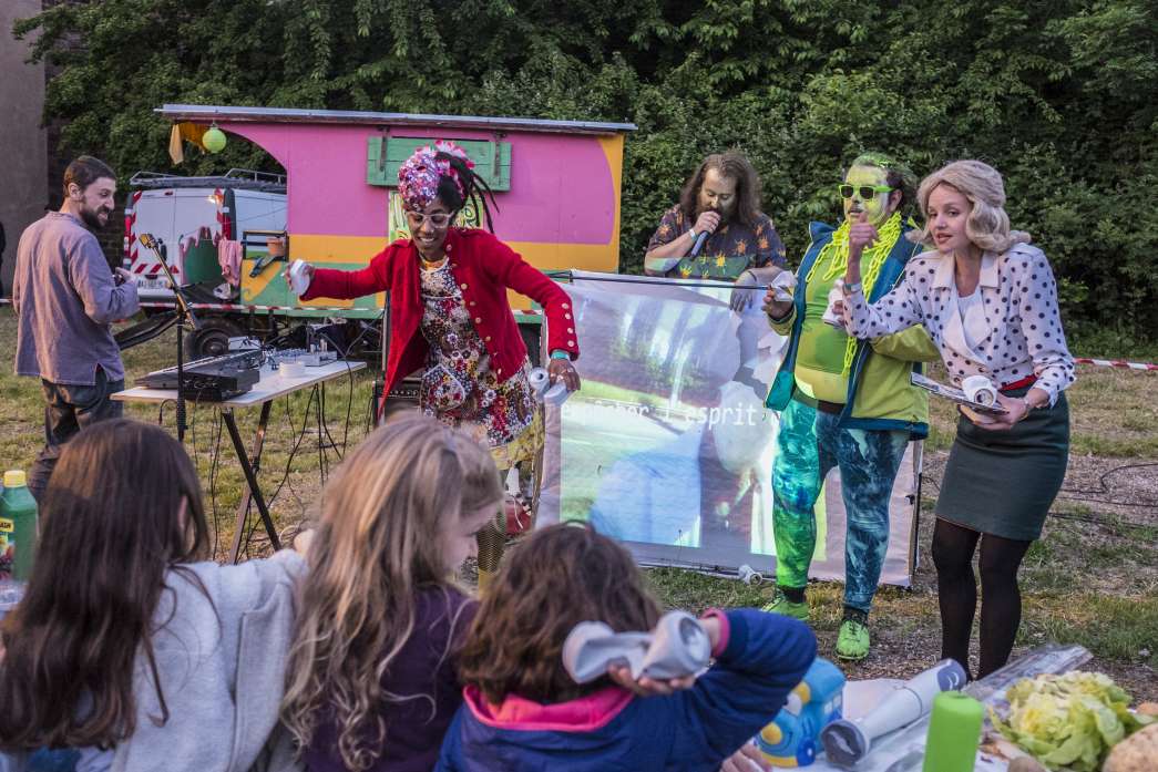 Légende : Festin Pressé, Super Banquet, INACT 2018. Photo : Patrick Lambin.