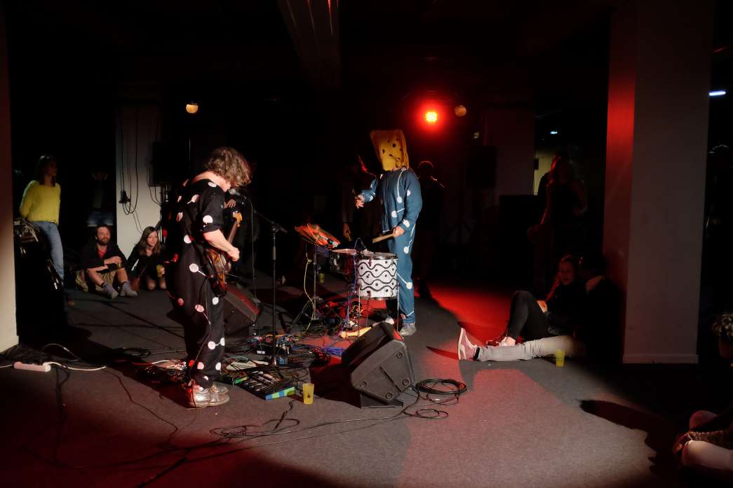 Légende : No-wave / No jazz, Zad Kokar & Les Combi Beyaz, INACT 2018. Photo : Patrick Lambin.