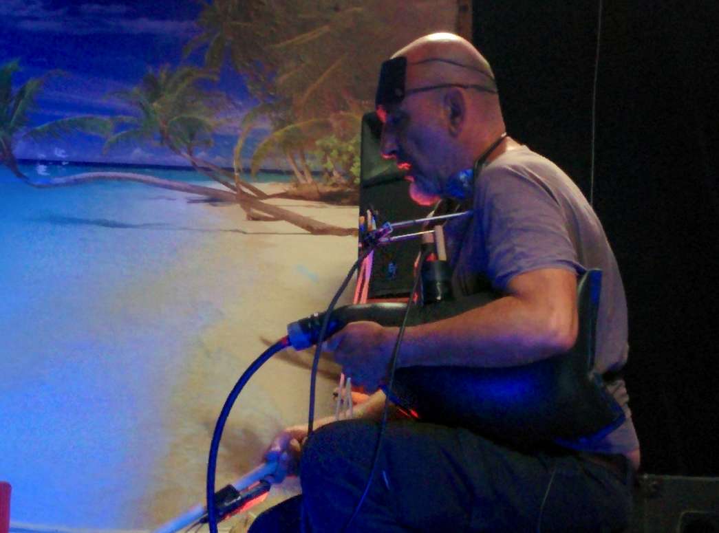 Légende : JE GARDE LE MEILLEUR POUR LE DÉBUT, Jean Claude Gagnieux Maoudj, INACT 2017. Photo : Patrick Lambin.