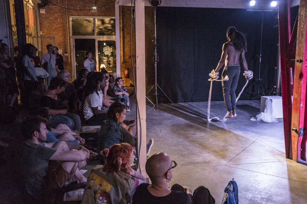 Corpora nostra, Arno Luzamba, Violette Palasi, inact22