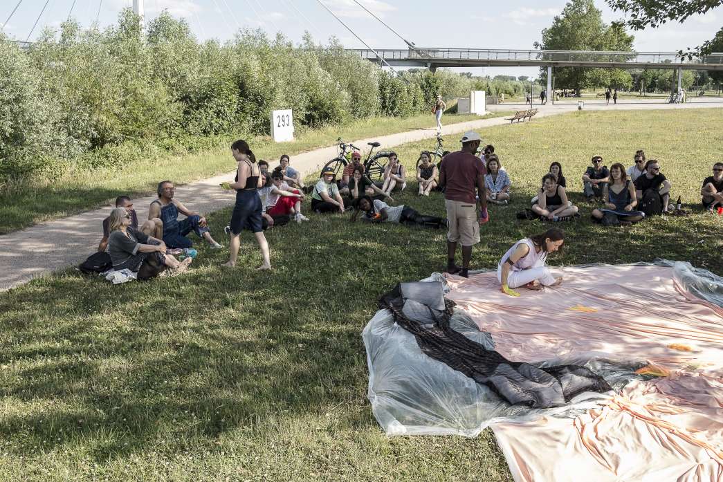 Il creuse et remplit a-t-on dit, Laura Poupeville, inact22