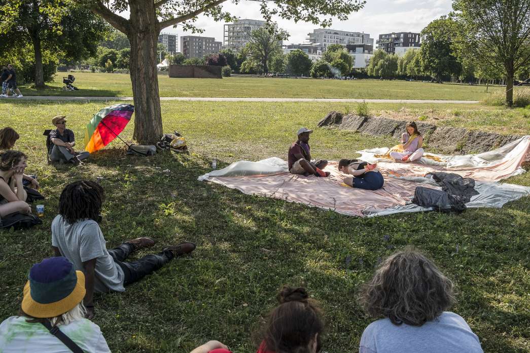 Il creuse et remplit a-t-on dit, Laura Poupeville, inact22